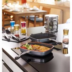 Stoneline Poêle multifonction Gravel - Aluminium - Anthracite -Poêles Soldes 1000279617 210804 08545400409 MOOD DETAILS P000000001000279617 mood