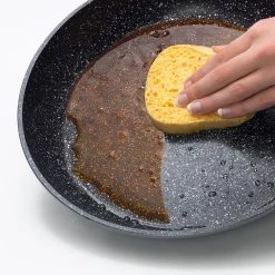 Stoneline Poêle à crêpes Grainland - Aluminium - Anthracite - ø 25 cm 11 Stoneline Poêle à crêpes Grainland - Aluminium - Anthracite - ø 25 cm -Poêles Soldes 1000279629 210804 08541500282 DETAILS P000000001000279629